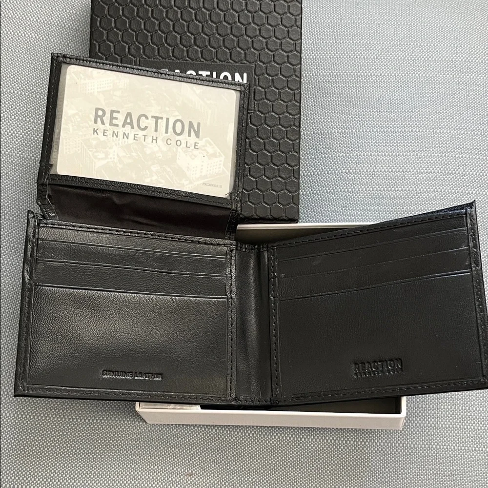 Kenneth Cole Reaction Black Leather Card Holder